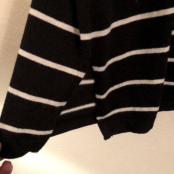 Old Navy Lightweight Sweater - Picture 5 of 5